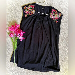 SHEIN Embroidered Floral Blouse - Small